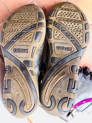 Botas Geox Talla 37 Doradas casi NUEVAS, 3 puestas