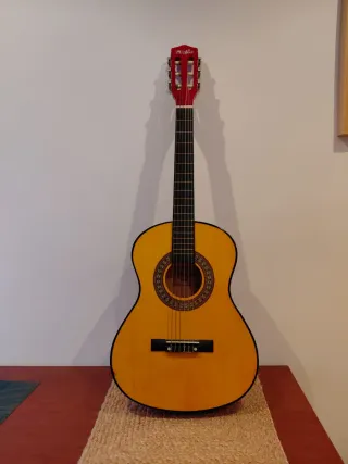 Guitarra Clásica Amarilla