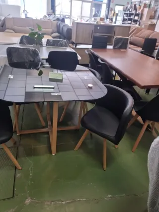 Mesa comedor negra + 4 sillas