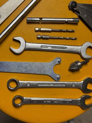 Lote de llaves y brocas de marca