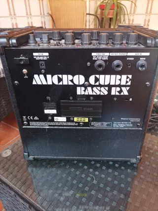 Roland Micro Cube Bass Amplificador
