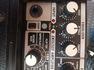 Roland Micro Cube Bass Amplificador