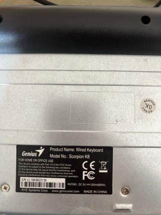 Teclado Gaming Genius con Luces