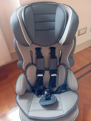 Seggiolino auto Foppapedretti grigio