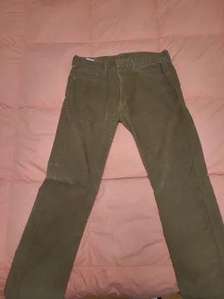 Pantalón Levi's Pana Fina Verde Oliva Talla 36x36