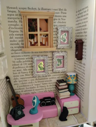 Scatola-libro (casa bambole decorata)