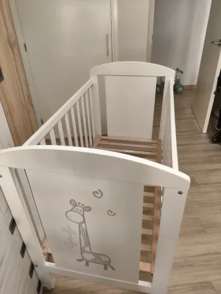 Cuna de bebe marca Micuna