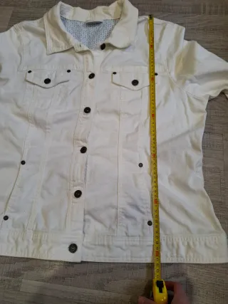 Chaqueta vaquera blanca
