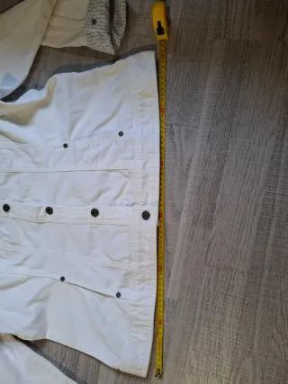 Chaqueta vaquera blanca