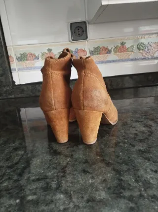 Botas de ante marrones