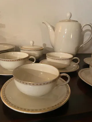 Juego de té de porcelana