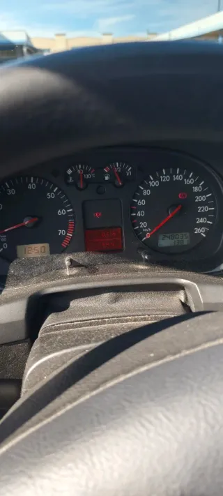 Volkswagen Golf 1.6 16v 105cv 2002