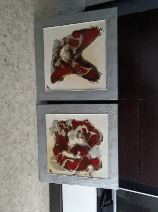 Cuadros abstractos rojos y plateados