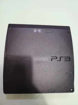 PS3 + 4 mandos + juegos + accesorios.