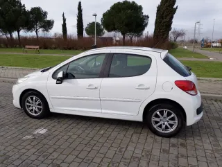 Peugeot 207 2013