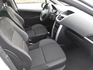 Peugeot 207 2013