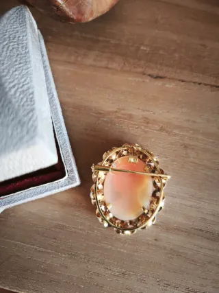 Broche Camafeo Oro y Perlas