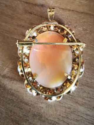 Broche Camafeo Oro y Perlas