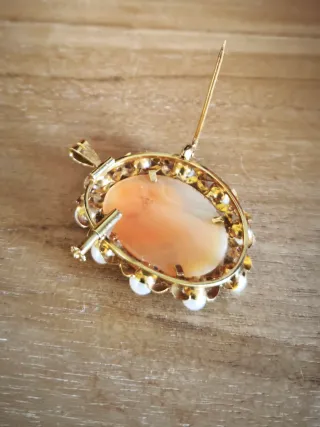 Broche Camafeo Oro y Perlas