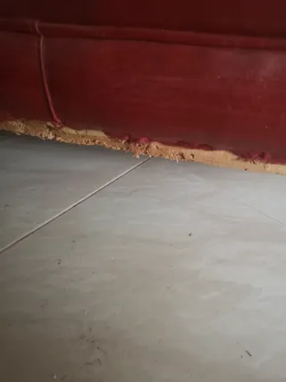 Sillón vintage piel rojo a restaurar