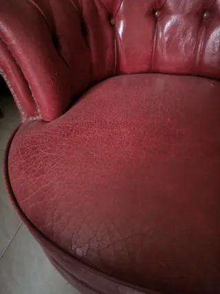 Sillón vintage piel rojo a restaurar