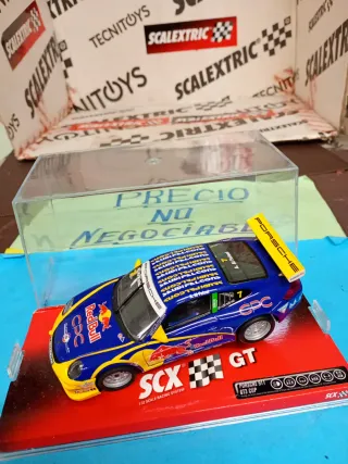 Scalextric Porsche 911 GT3 Cup Red Bull con luces