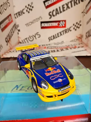 Scalextric Porsche 911 GT3 Cup Red Bull con luces
