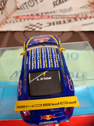 Scalextric Porsche 911 GT3 Cup Red Bull con luces