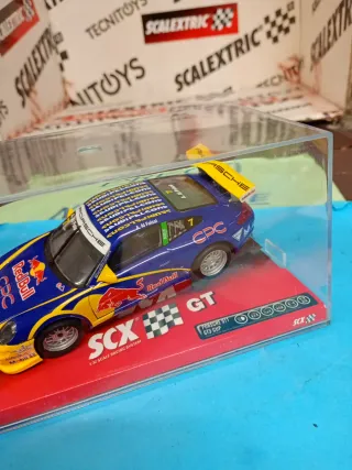 Scalextric Porsche 911 GT3 Cup Red Bull con luces