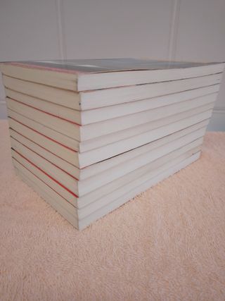 LOTE (II) DE 11 LIBROS DE NARRATIVA JUVENIL.