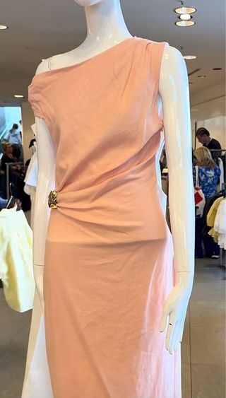Vestido midi Zara rosa