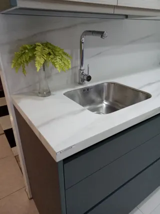Cocina moderna beige y gris