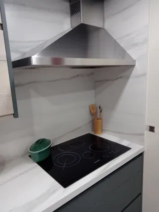 Cocina moderna beige y gris