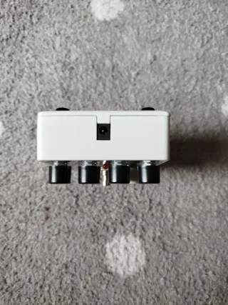 Electro-Harmonix KEY9 Pedal Piano Eléctrico