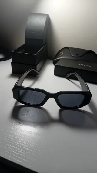 Occhiali da sole Prada neri