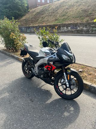 Aprilia Tuono 125