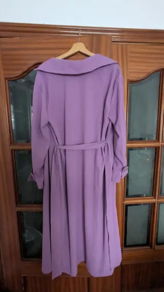 Gabardina morada talla S