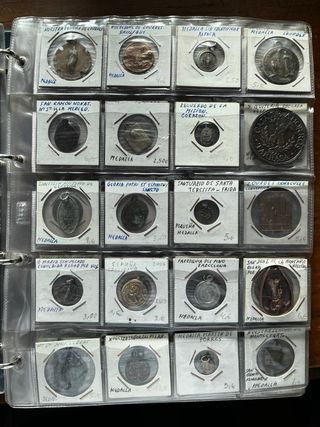 Álbum de medallas religiosas