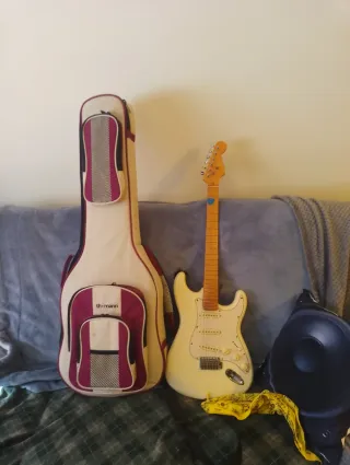 Guitarra Strato WS Vintage Modificada + Ampli Híbr