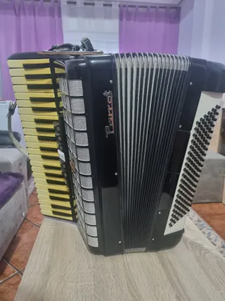 Acordeón Parrot 120 Bajos