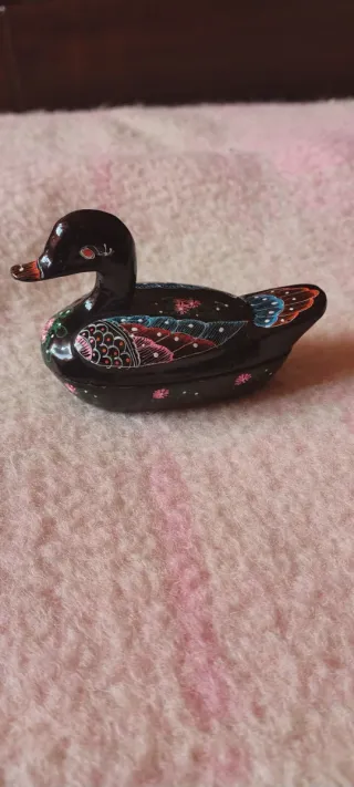 Portagioie in legno laccato anatra decorata