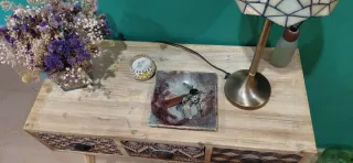 Mueble de entrada de madera con cajones