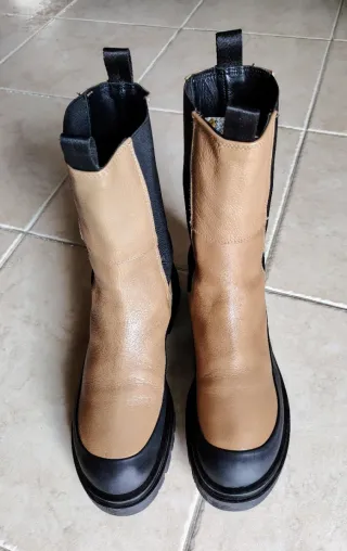 Stivali Carmen beige e neri