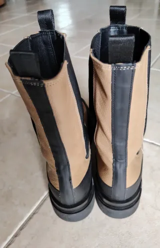 Stivali Carmen beige e neri