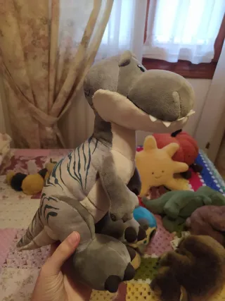 Peluche T-Rex marca Nici