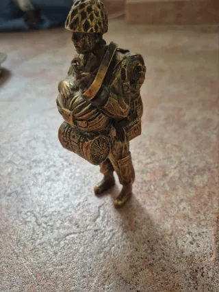 Figura Bronce Brigada Paracaidista