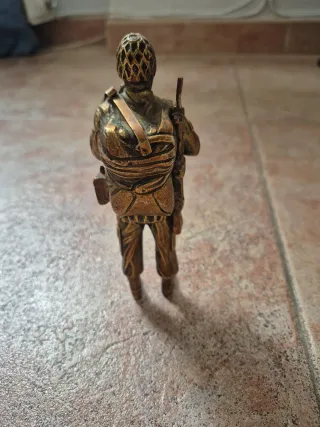 Figura Bronce Brigada Paracaidista