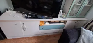 Mueble de salón madera y cristal