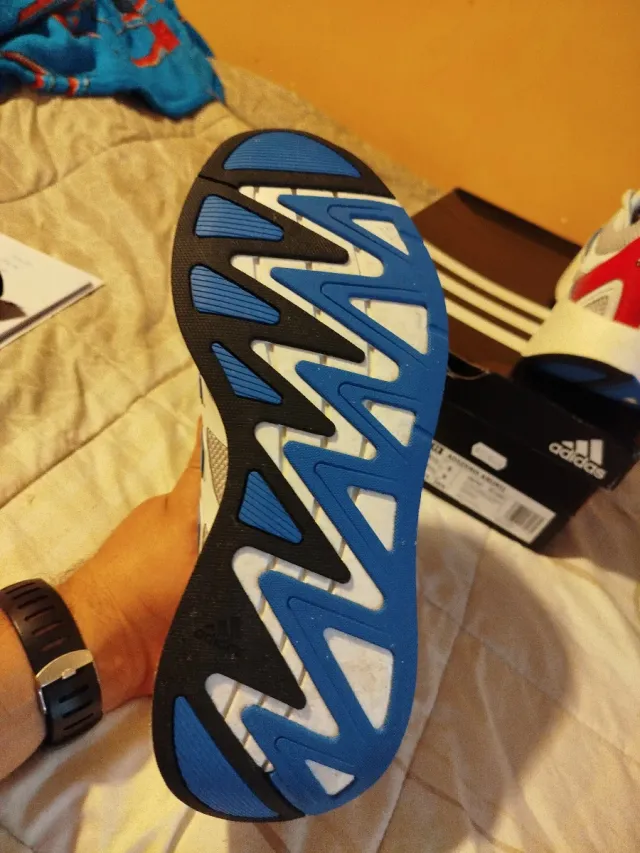 Adidas Adizero Ariku Unisex Talla 43 1/3