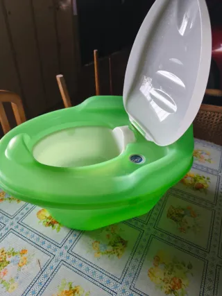 Orinal infantil verde con tapa